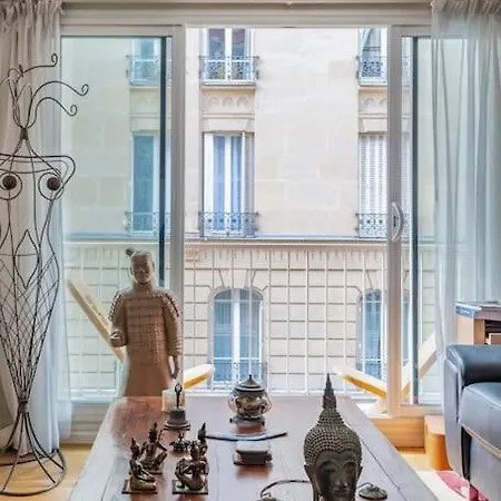 Luxury Near Eiffel Tower 2 Bedrooms Apartment
