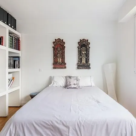 Luxury Near Eiffel Tower 2 Bedrooms Apartment