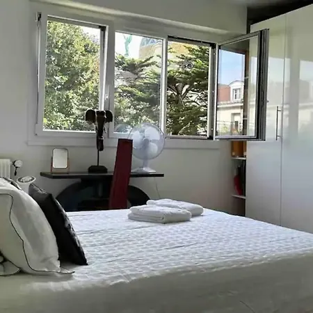 Luxury Near Eiffel Tower 2 Bedrooms Apartment Paris