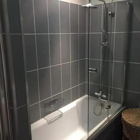 Luxury Near Eiffel Tower 2 Bedrooms Apartment