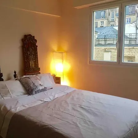 Luxury Near Eiffel Tower 2 Bedrooms Apartment Paris