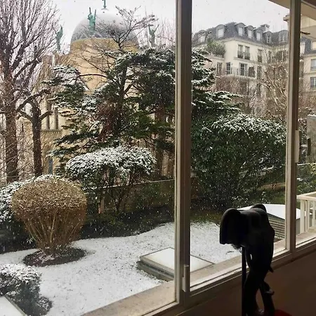 Luxury Near Eiffel Tower 2 Bedrooms Apartment *